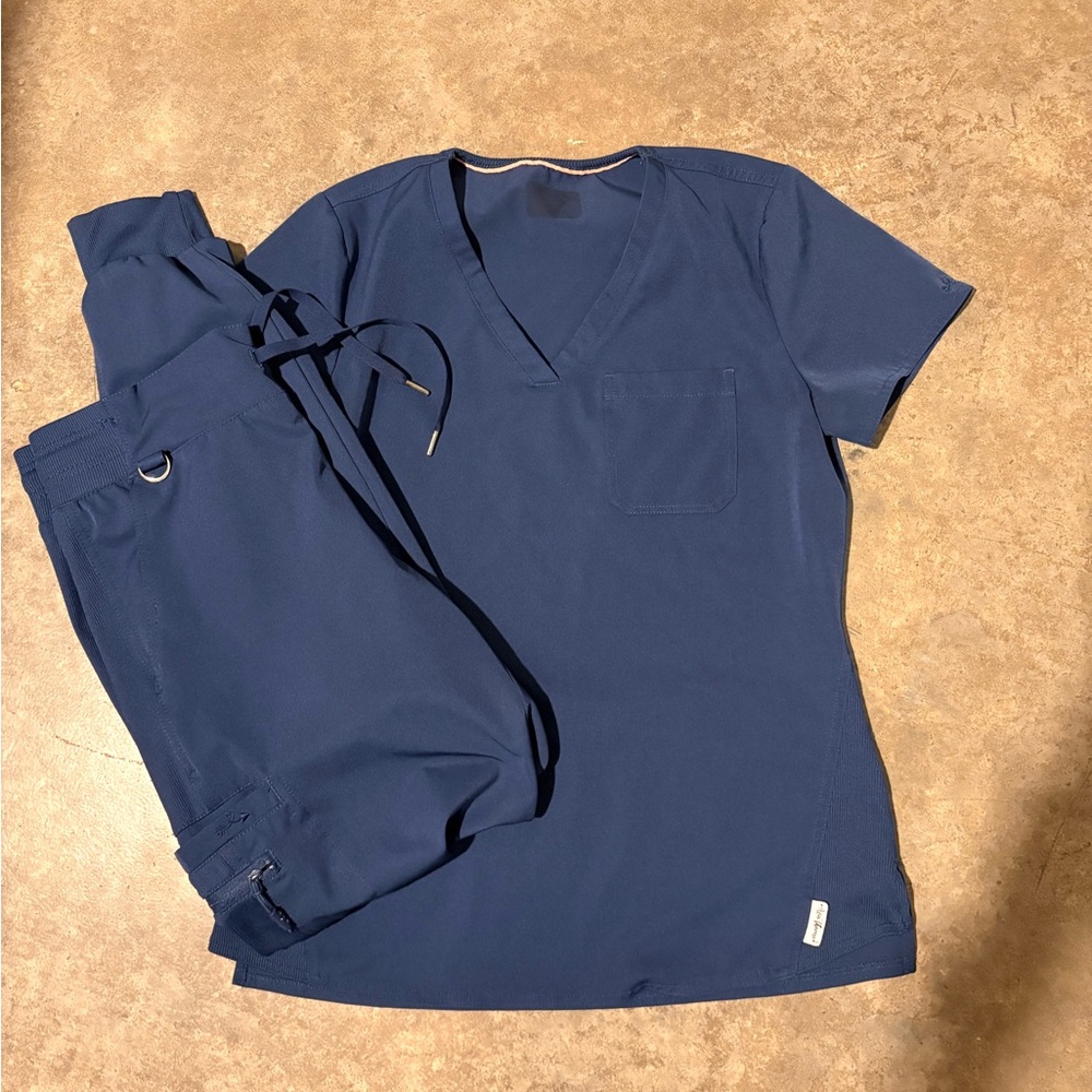 Navy Women's V-Neck Scrub Set